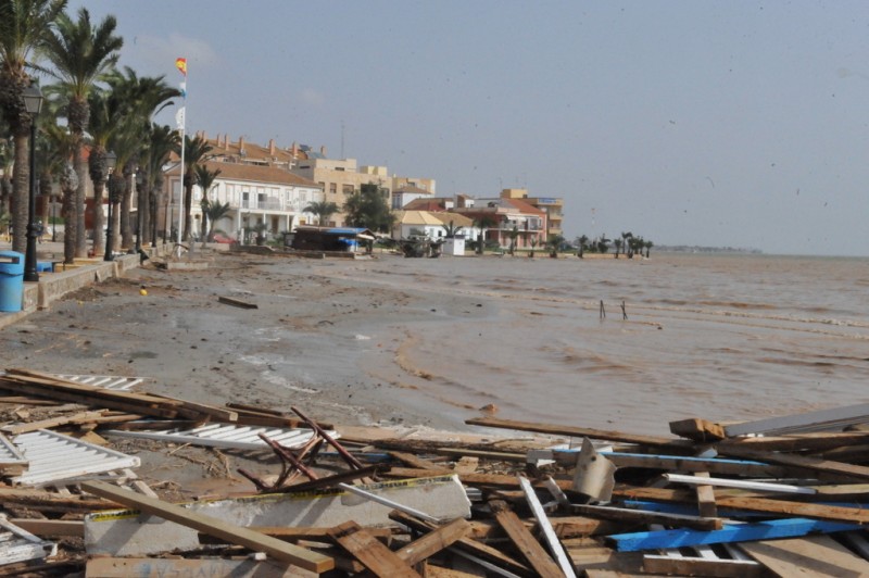 Video Murcia Gota Fria 2019. Waste, plastics and agricultural debris washed into the Mar Menor.