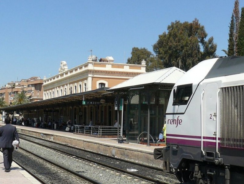 <span style='color:#780948'>ARCHIVED</span> - Trouble on the tracks as coaches replace trains between Murcia and Cartagena