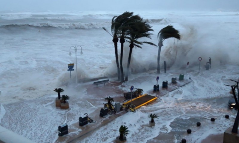 <span style='color:#780948'>ARCHIVED</span> - Two dead as Storm Gloria brings extreme weather to eastern Spain