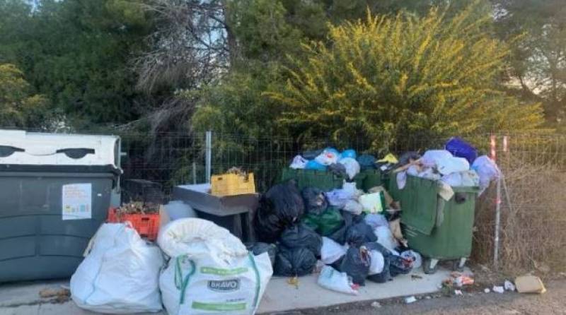 Rubbish rates rocket: Orihuela Costa residents to pay 285 per cent more for bins