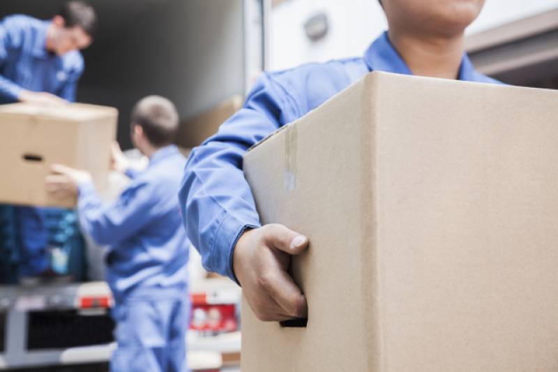 Moving to Spain: How much it costs, what companies can help you and what to expect