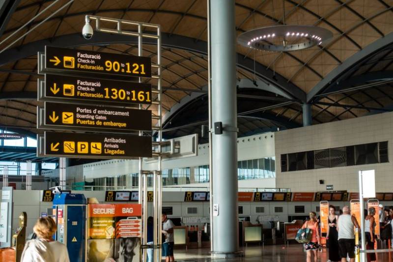 EasyJet reopens its base at Alicante Airport for summer 2026